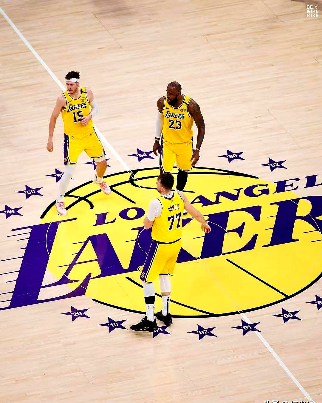 关于詹姆斯关键节点战术调整，湖人带队取胜！的信息